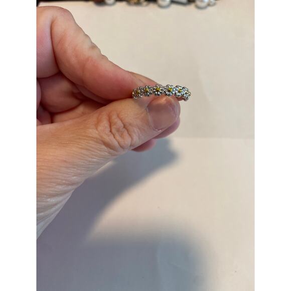 daisy ring size 8 - Picture 2 of 3